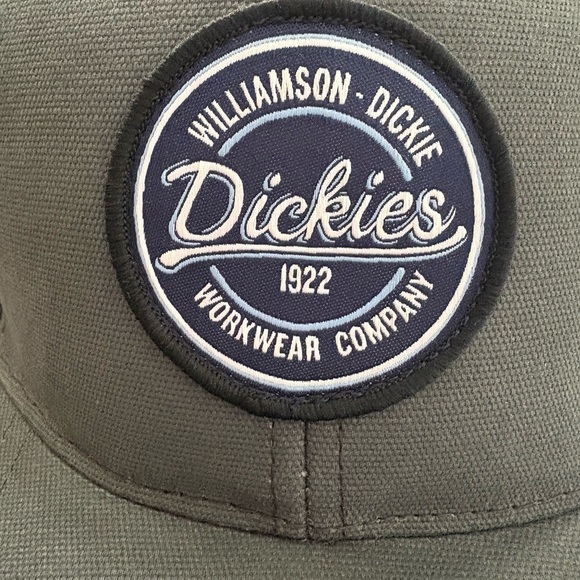 Dickies Gray Snapback flat brim hat. - Picture 4 of 4